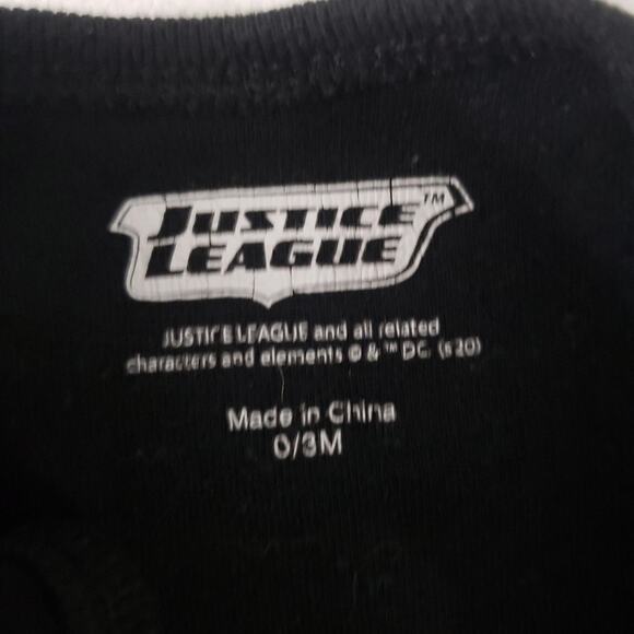 COPY - Justice League Baby oncies 0-3 months - Picture 2 of 5